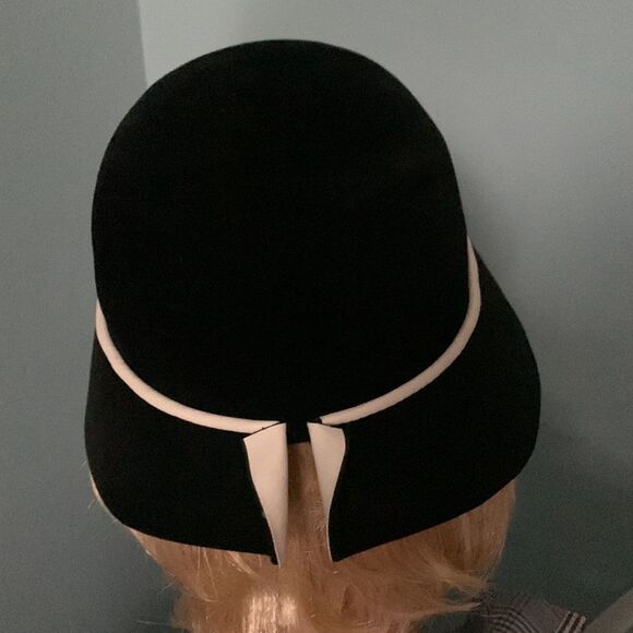 1920s Cloche Hat SAKS 5th AVENUE - Picture 3 of 8